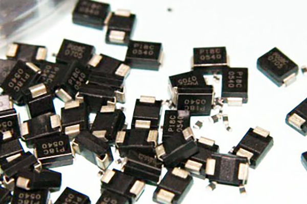 Power terminal protection scheme based on Semiconductor discharge tube (TSS) devices